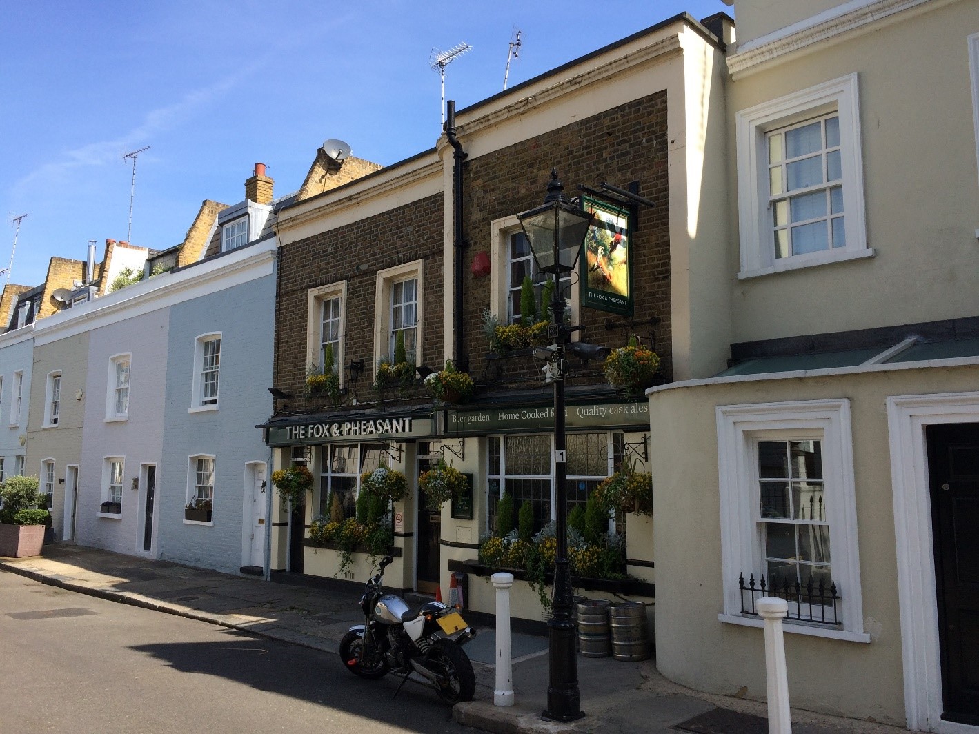 Planning team helps James Blunt save his beautiful local pub