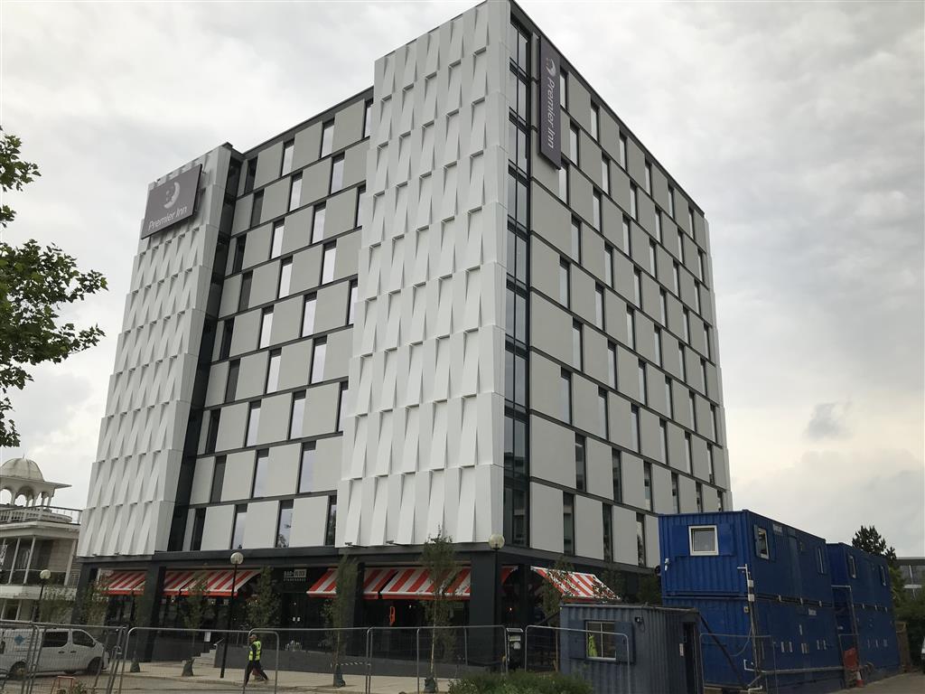 Forward funding of a new 180 room hotel with restaurant in Central Milton Keynes