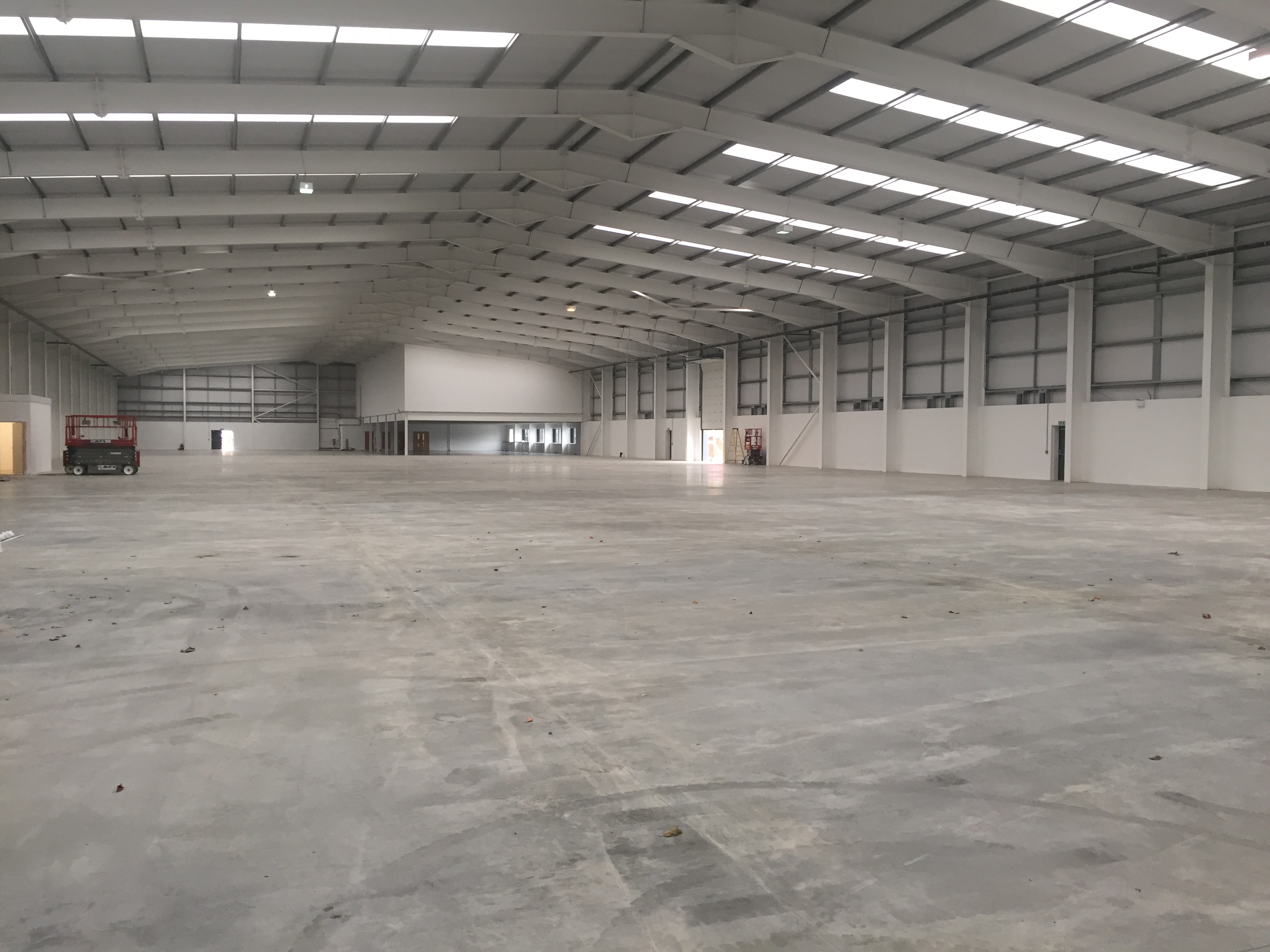 Developing a technology manufacturing warehouse from bare land to turnkey in just 12 months 