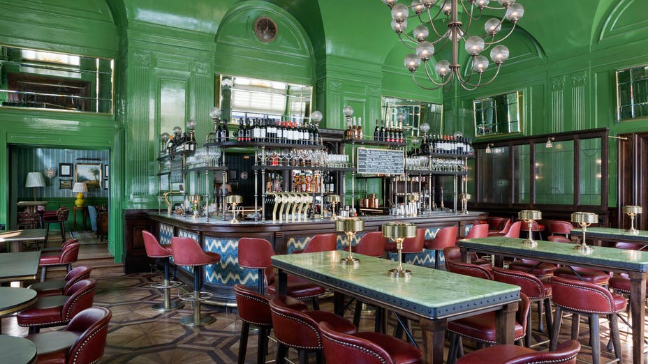 Transforming a former bank into a vibrant and bright tavern, we delivered heritage consultancy and planning advice to Langham Hotel.