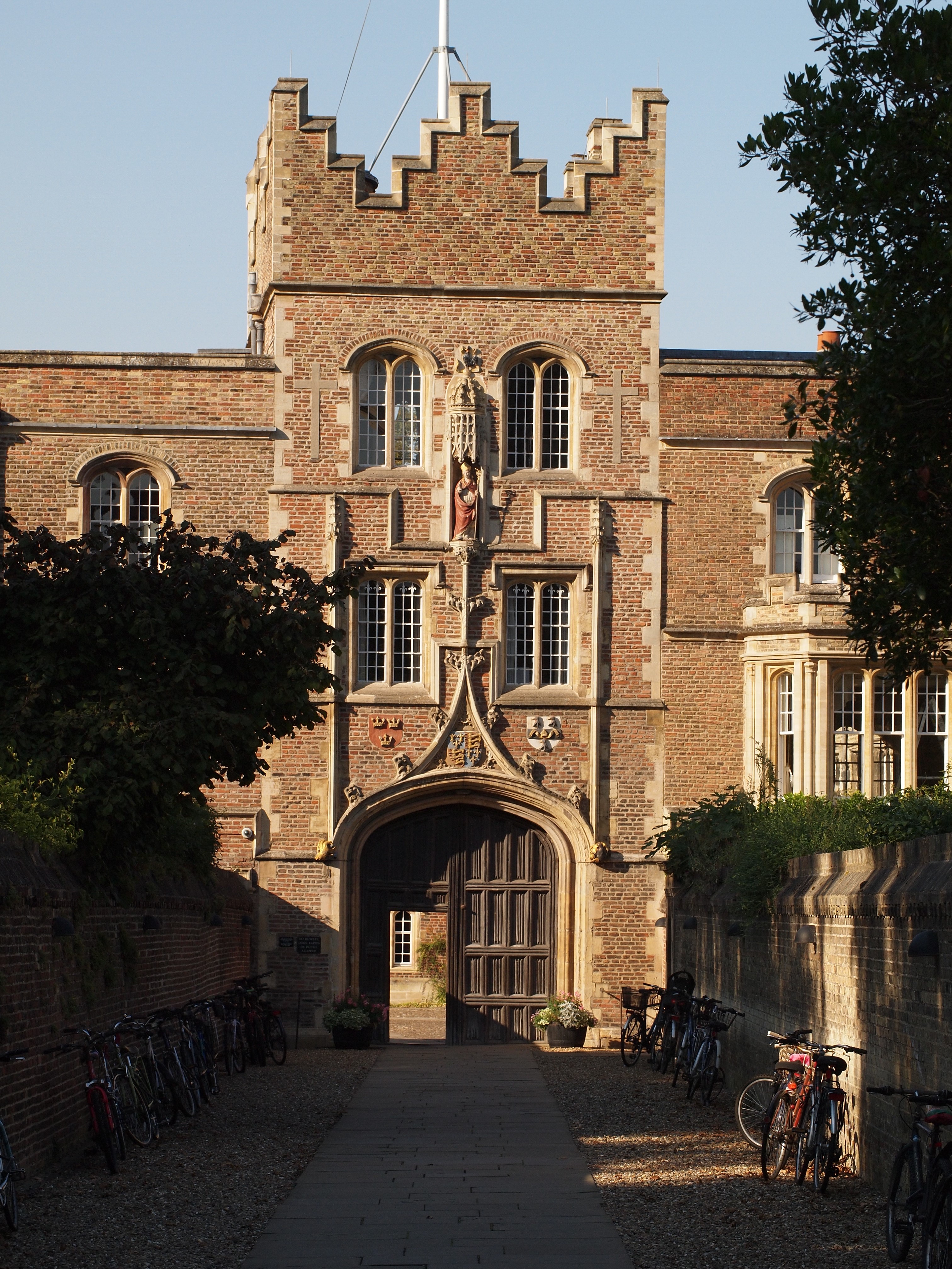 Jesus_College_Entrance 1