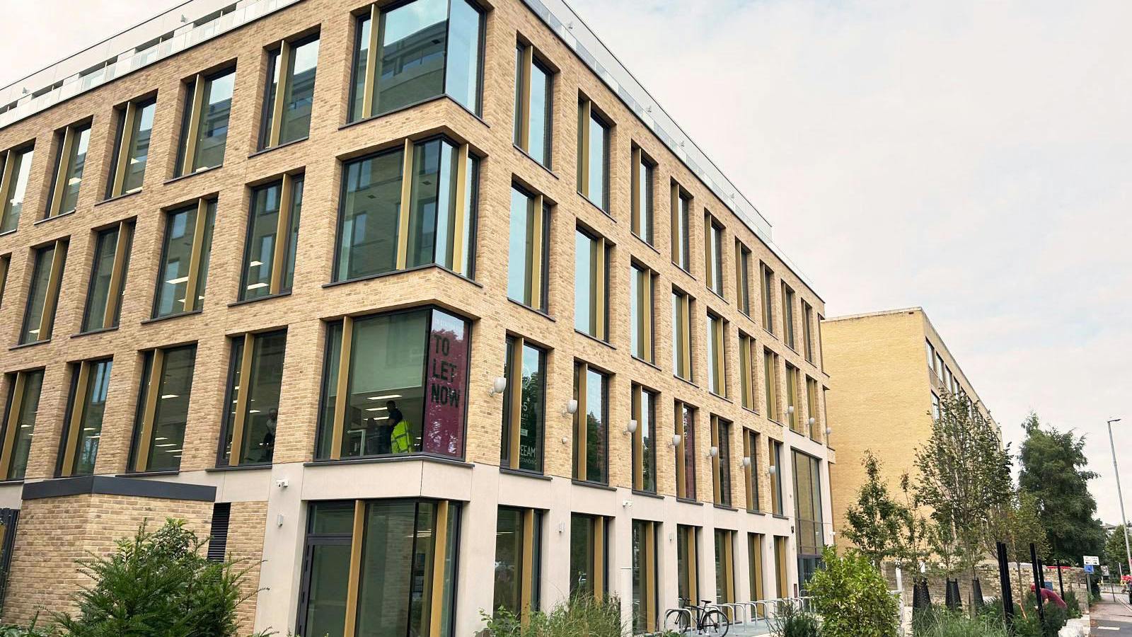 10SR9922.jpg 10SR9921