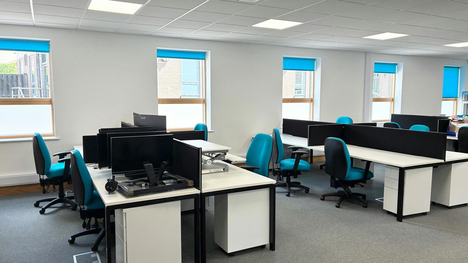 HH - Office2.jpeg HH - Office1