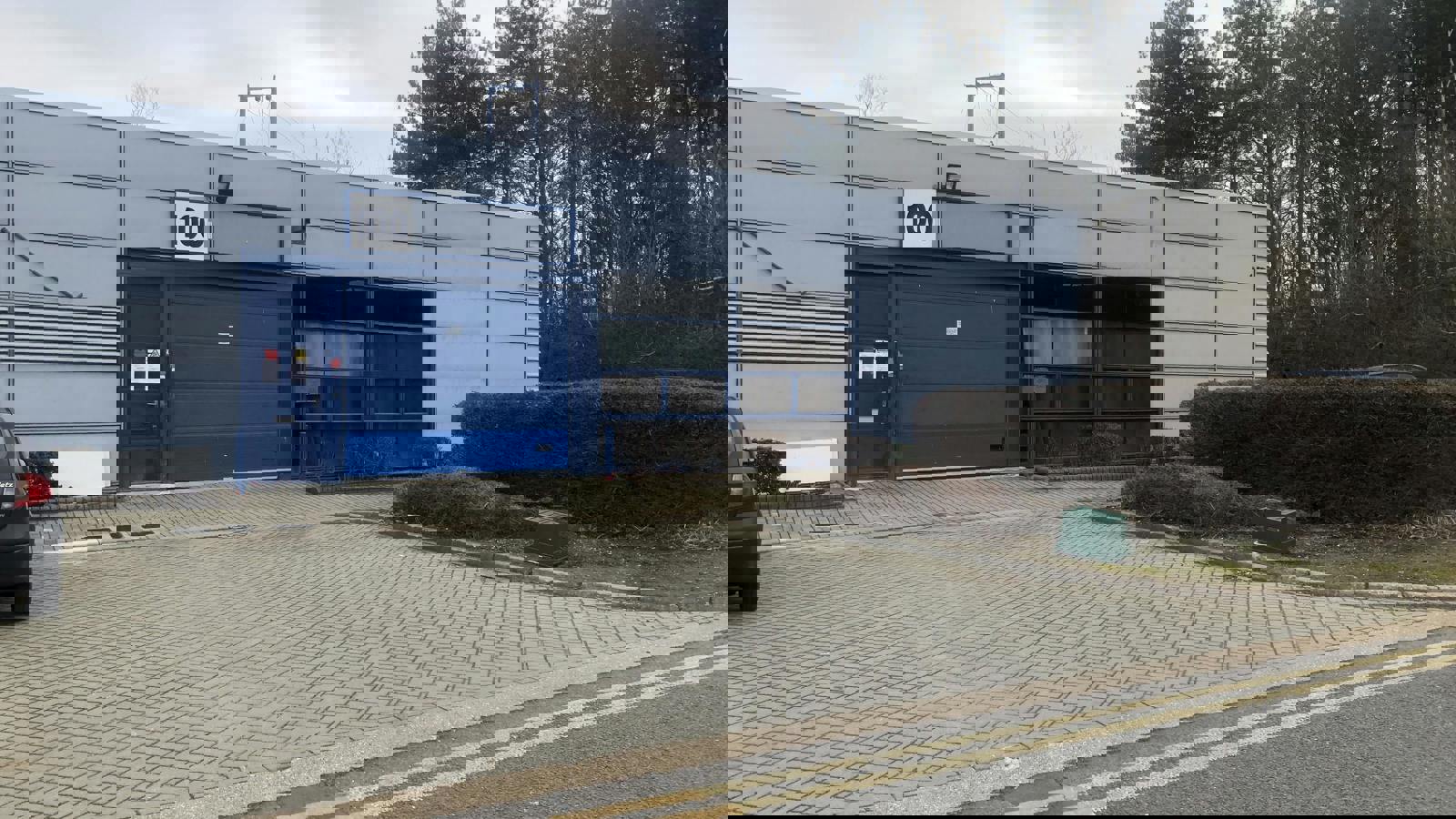 100 Tanners Drive External