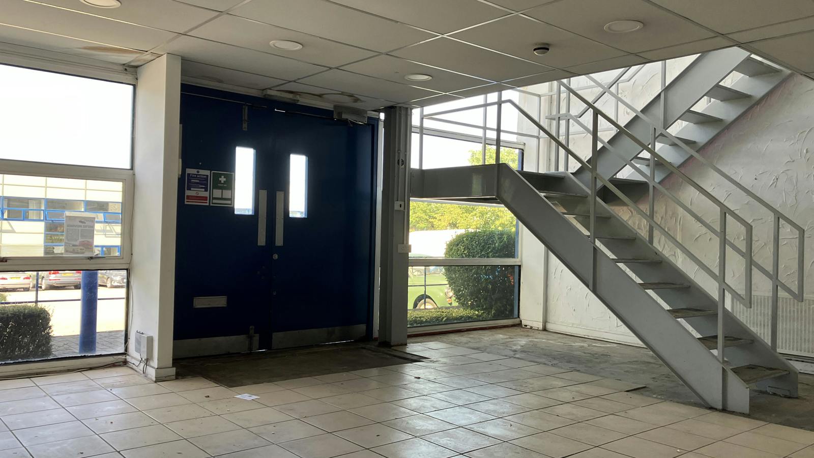 IMG_2706 internal entrance