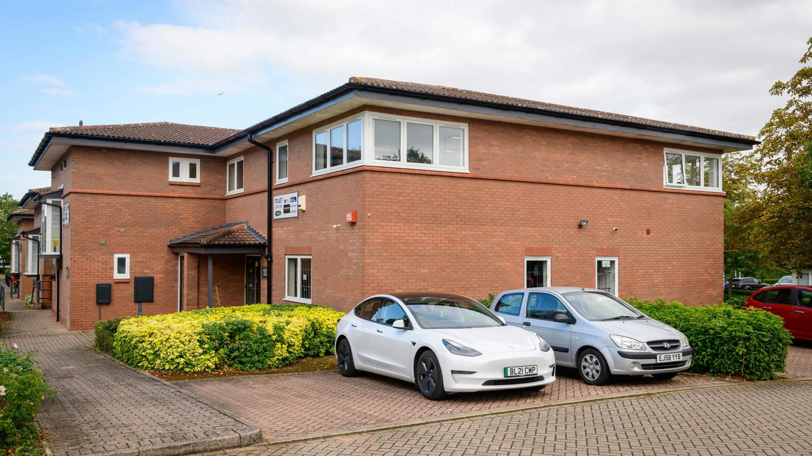 240909_0179_HOLLIS TIF 30060430633