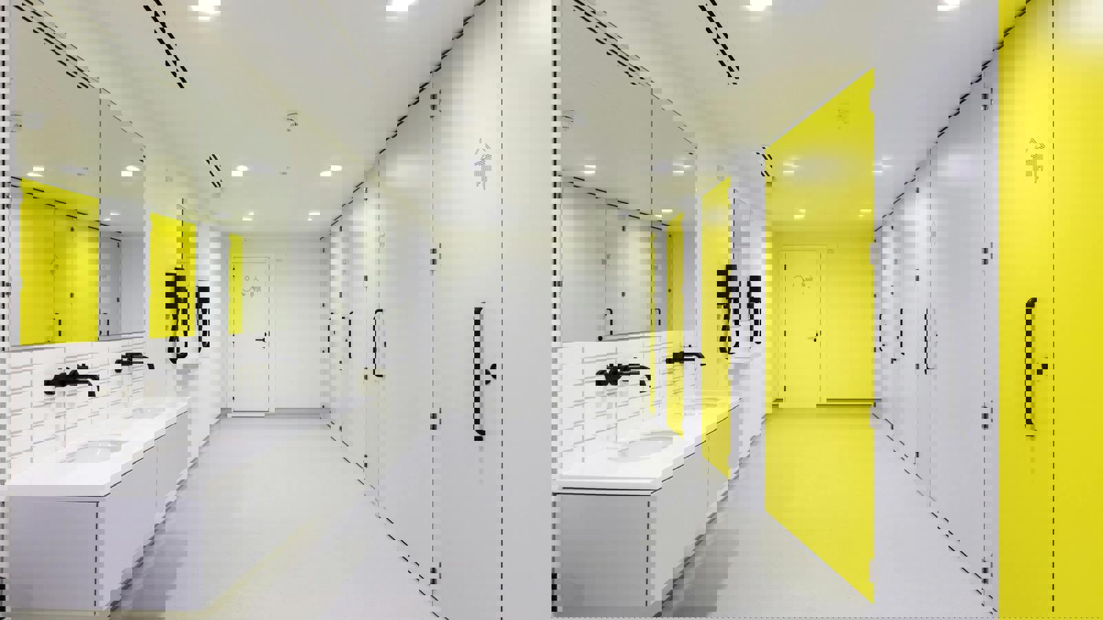 Witan Gate House Showers 2.jpg Witan Gate House Showers 2