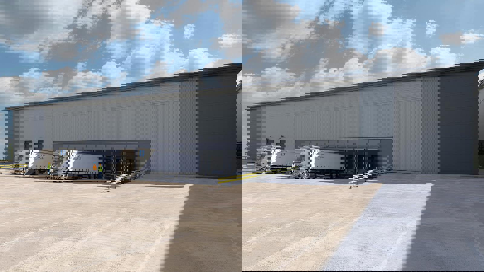 Quattro Ext_Unit 400_Yard_02