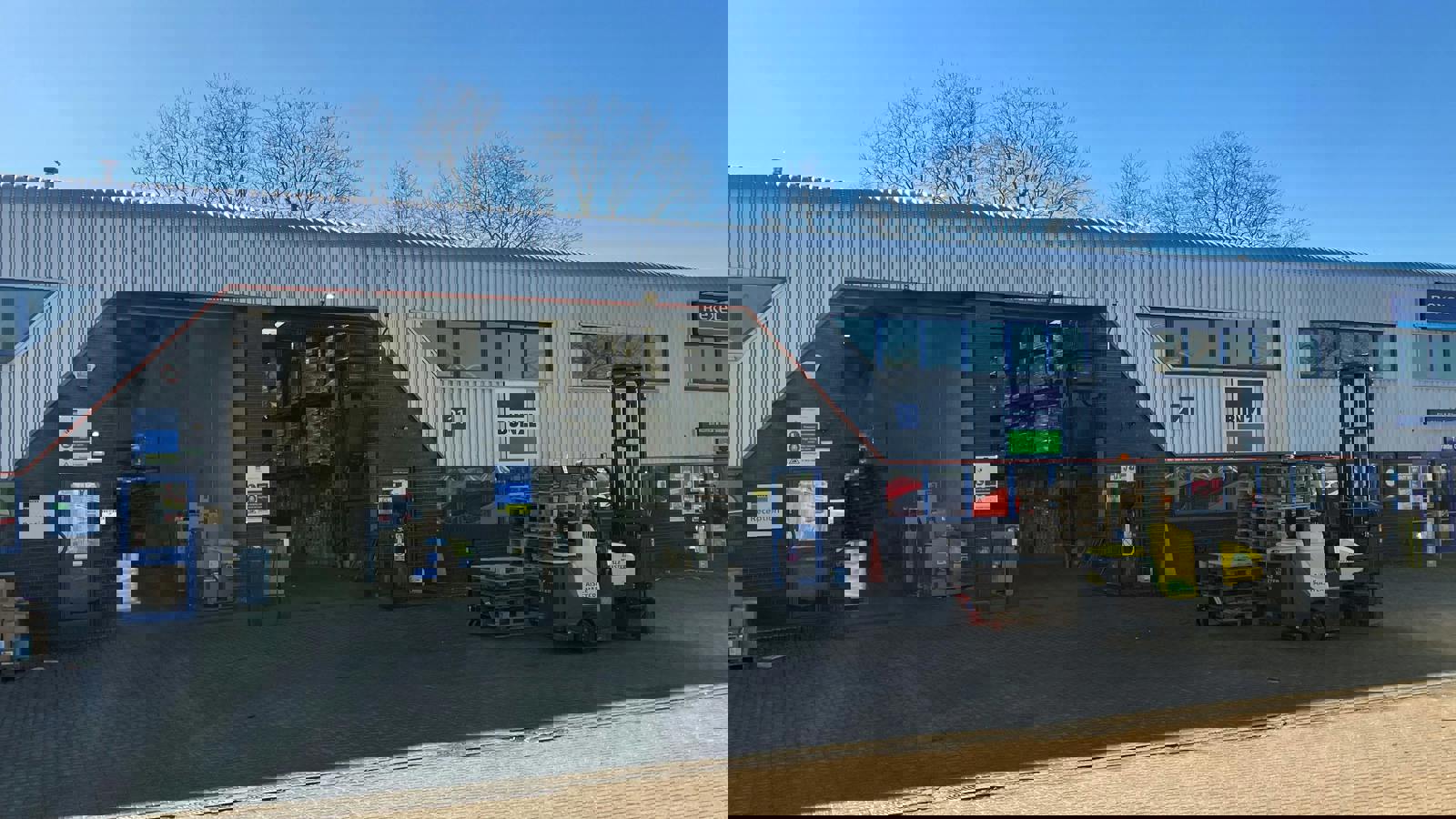 21 White Lodge front 180326.jpg 21 White Lodge front 180325