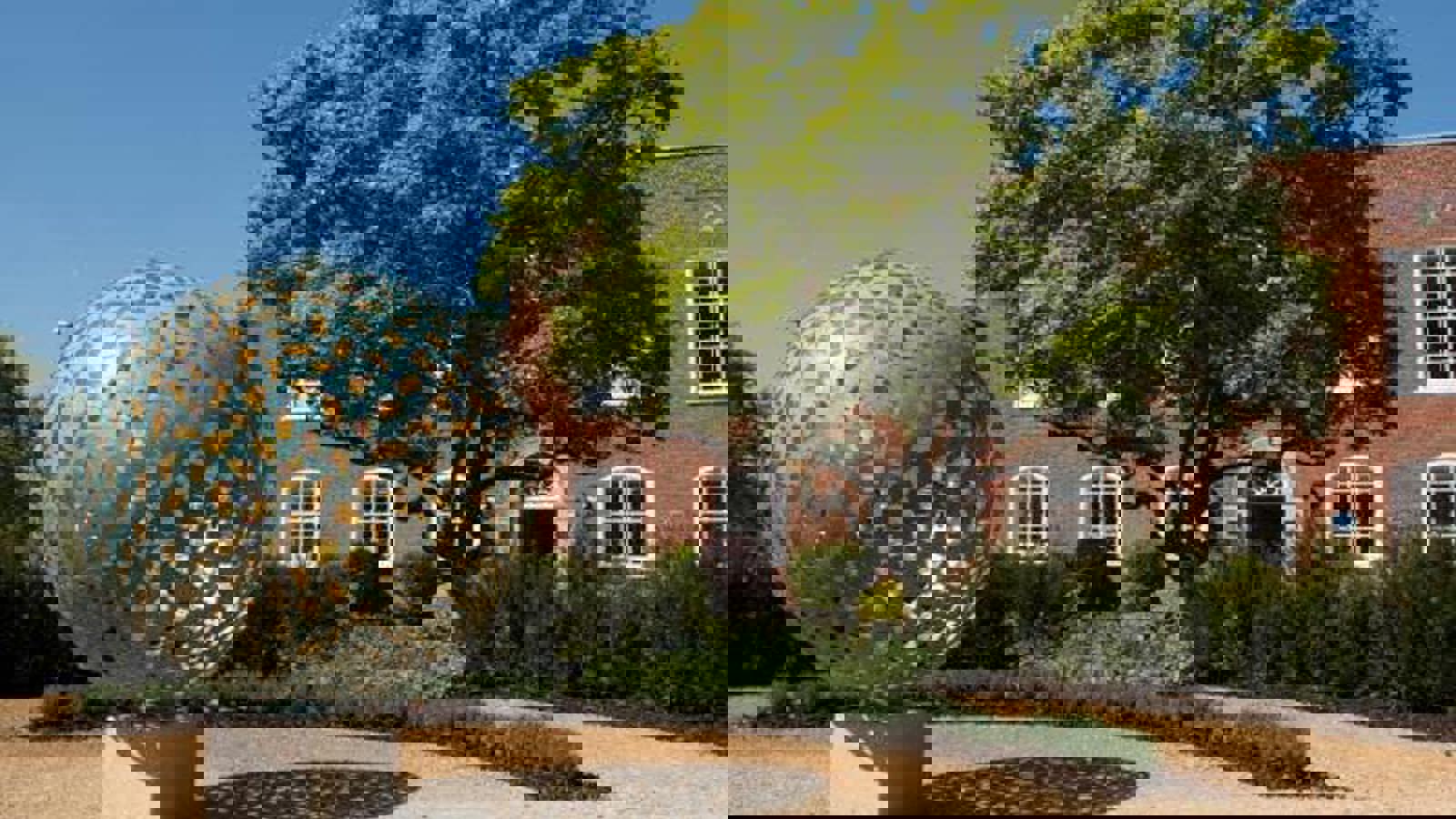 HQ external1.JPG HQ external