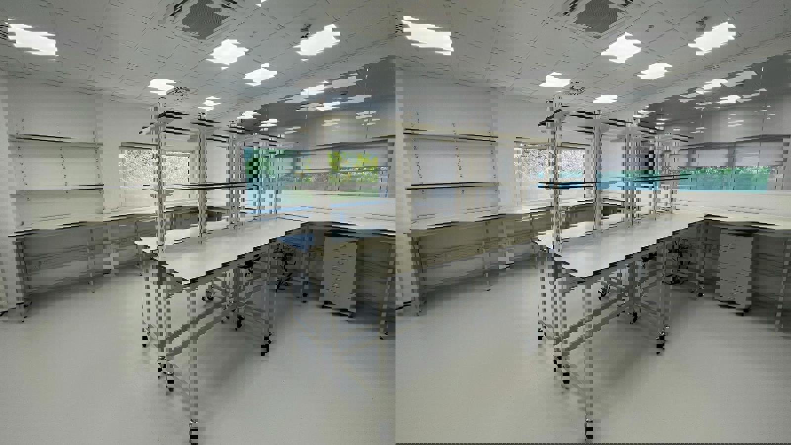 7400 ARC Oxford Lab interior1.JPG 7400 ARC Oxford Lab interior