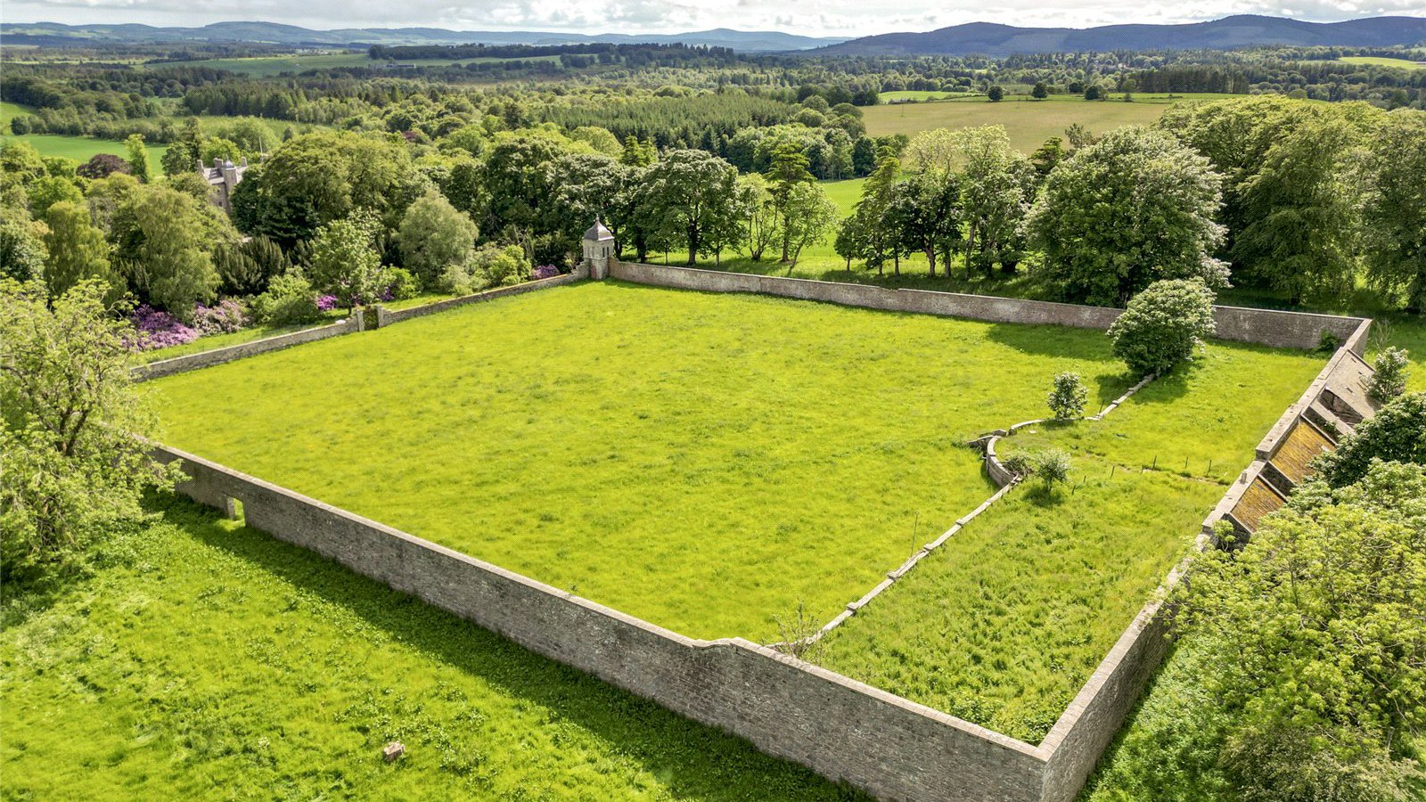 Lot 1 Walled Garden.jpg Lot 1 Walled Garden