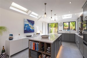 Cambridgeshire, CB1 3AR picture 3