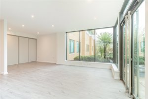 Cambridgeshire, CB1 3JT picture 5