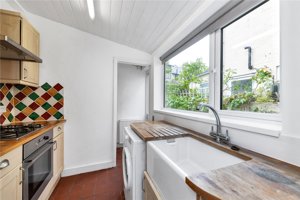 Cambridgeshire, CB1 2HW picture 6