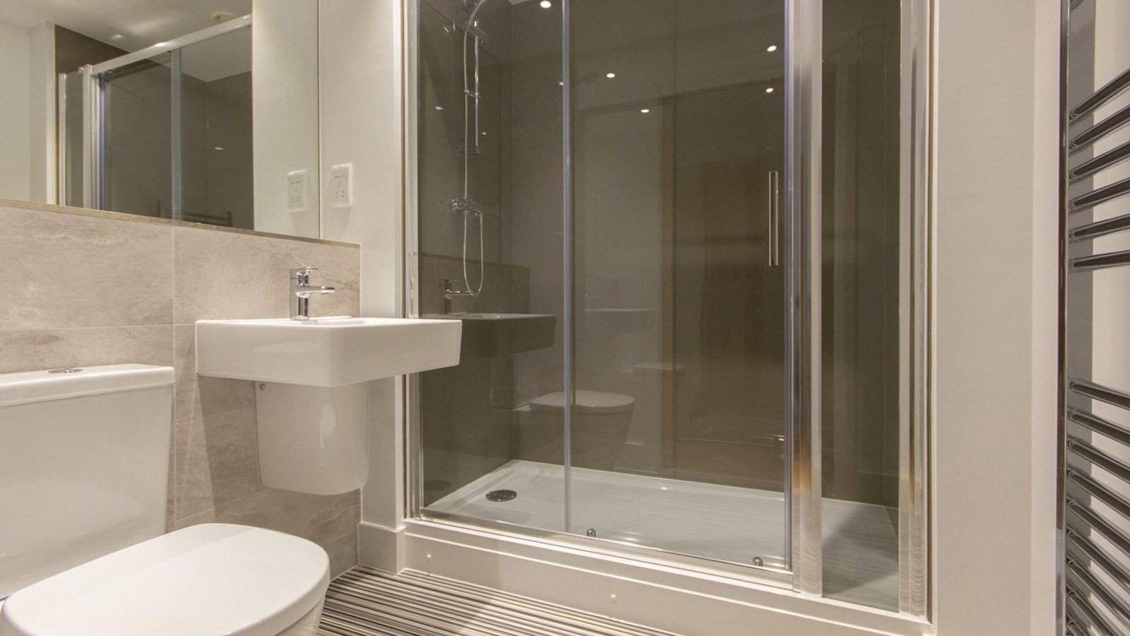 Bathroom2.jpg
