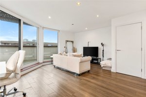 Cambridgeshire, CB1 2FJ picture 3