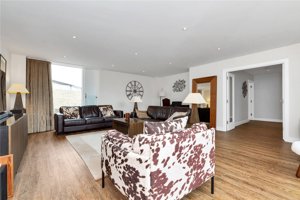 Cambridgeshire, CB2 8BZ picture 4