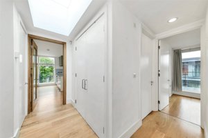 Cambridgeshire, CB2 8DG picture 6