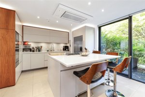 Cambridgeshire, CB2 8DE picture 6