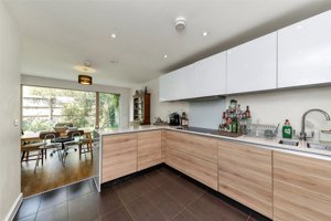 Cambridge, CB2 9AT picture 2