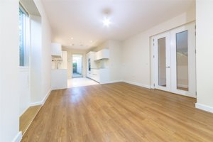 Cambridge, CB2 9DP picture 2