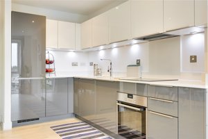 Cambridgeshire, CB2 8EF picture 3