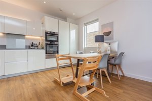 Cambridge, CB2 9ET picture 6