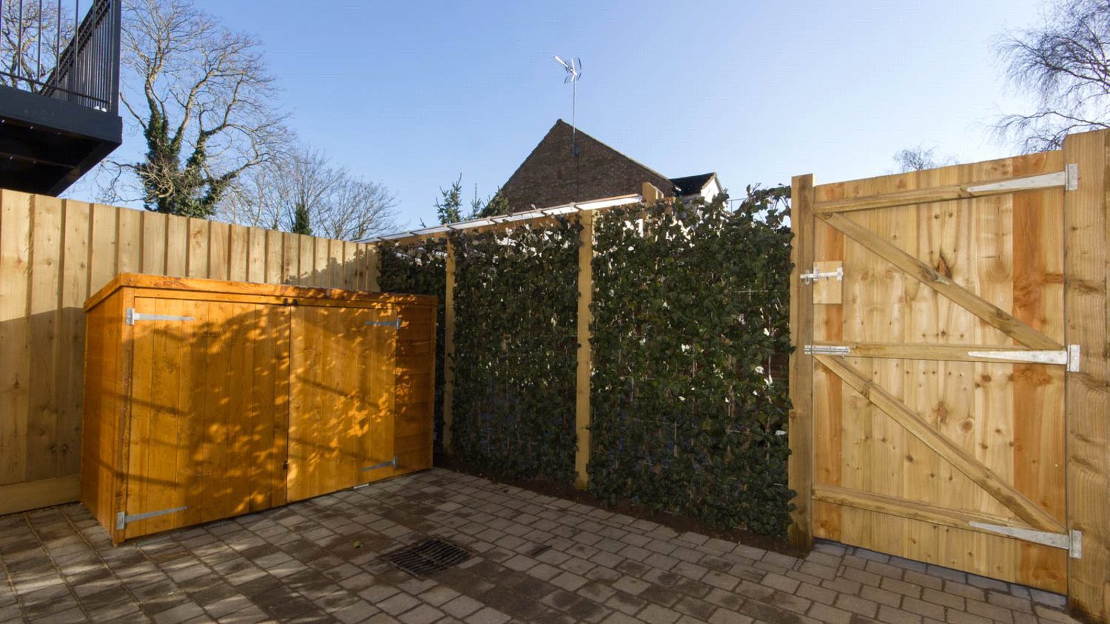 Exterior.jpg Exterior