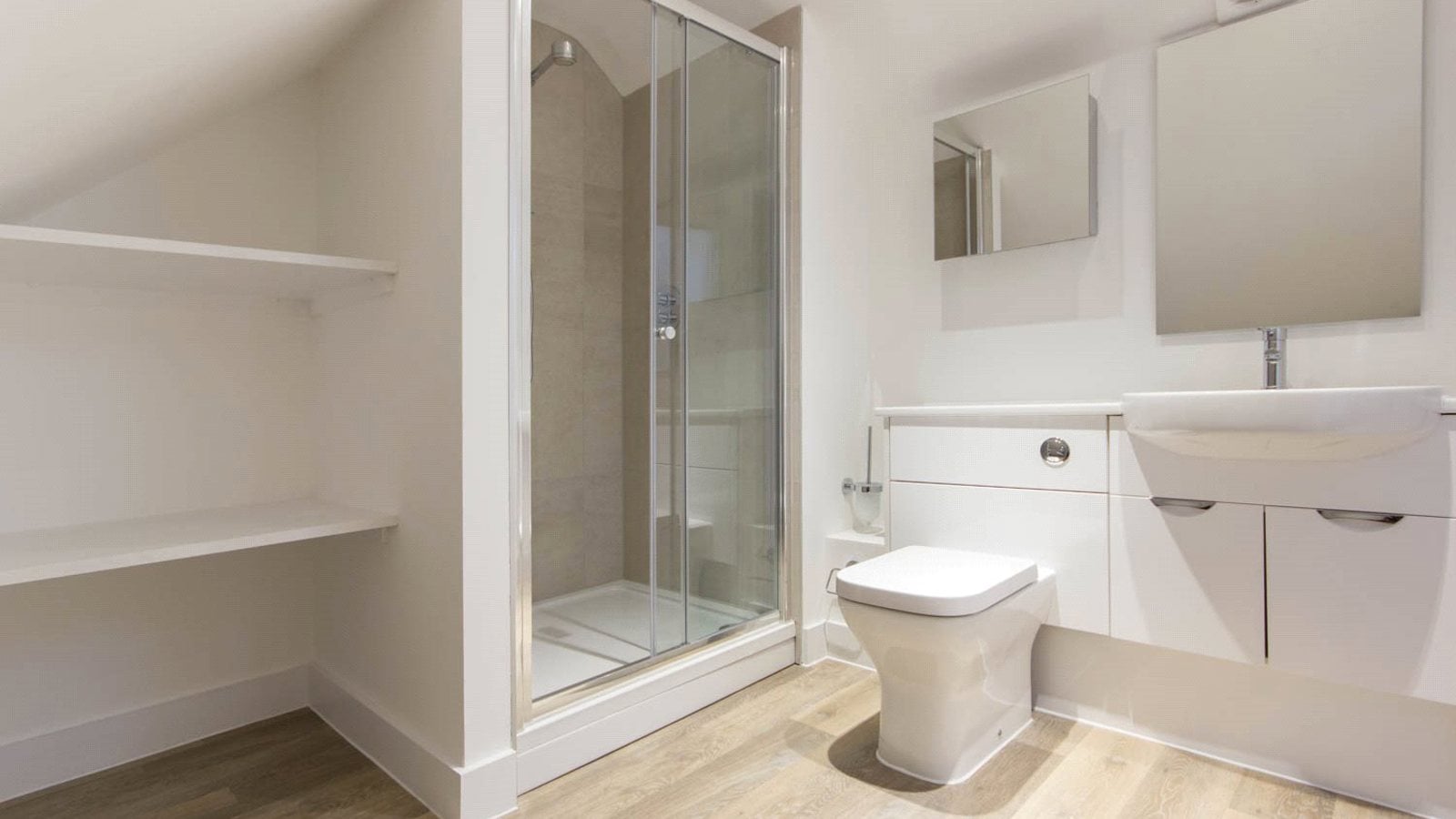 Ensuite.jpg Ensuite