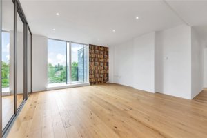 Cambridgeshire, CB2 8BT picture 2