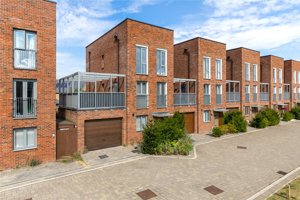 Cambridge, Cambridgeshire, CB2 9FY picture 1