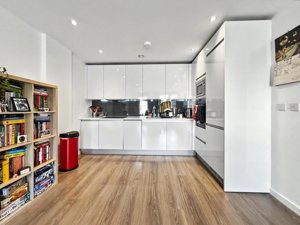 Cambridge, CB2 8RA picture 4