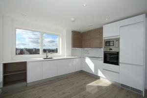 Cambridge, CB2 8RA picture 2