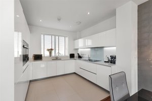 Cambridge, CB2 9DD picture 5