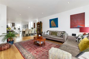 Cambridge, CB2 8EN picture 1