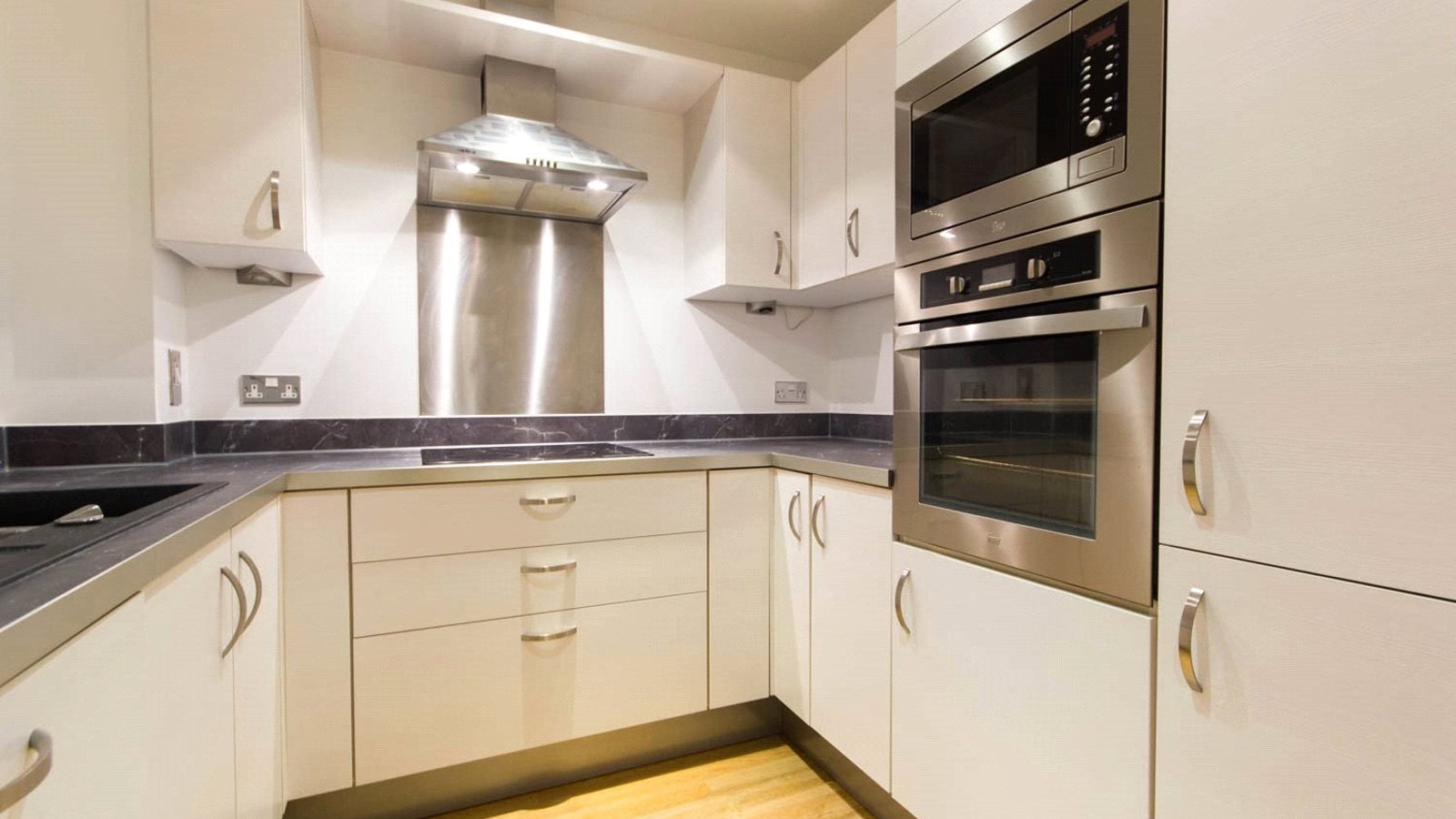 Kitchen1.jpg