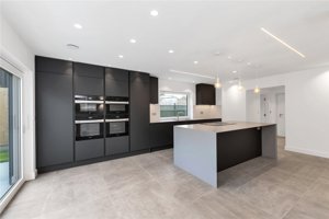 Cambridge, CB22 5DG picture 3