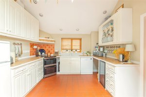 Cambridge, CB23 7AR picture 6