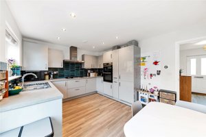 Cambridge, Cambridgeshire, CB24 5AS picture 6