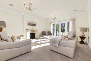 Cambridge, CB25 9AD picture 3