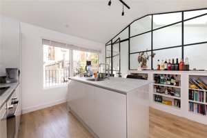 Cambridgeshire, CB3 9LB picture 3