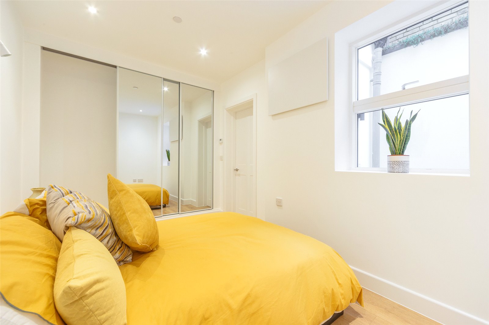 Barton Road, Newnham picture 5