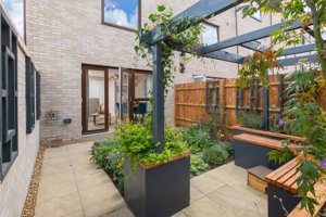 Cambridgeshire, CB3 0UZ picture 3