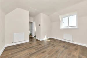 Cambridgeshire, CB3 0YQ picture 3