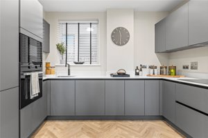 Cambridge, CB3 1BL picture 3