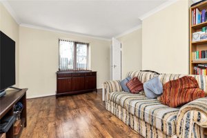 Cambridge, CB3 9NP picture 3