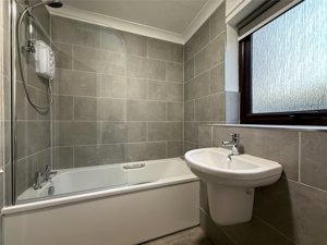 Cambridgeshire, CB3 0JE picture 6