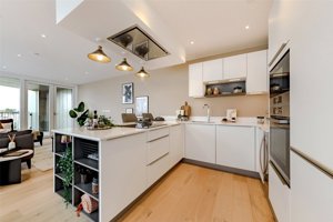 Cambridge, CB3 1BG picture 2