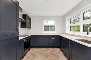 Cambridgeshire, CB4 3DQ picture 3